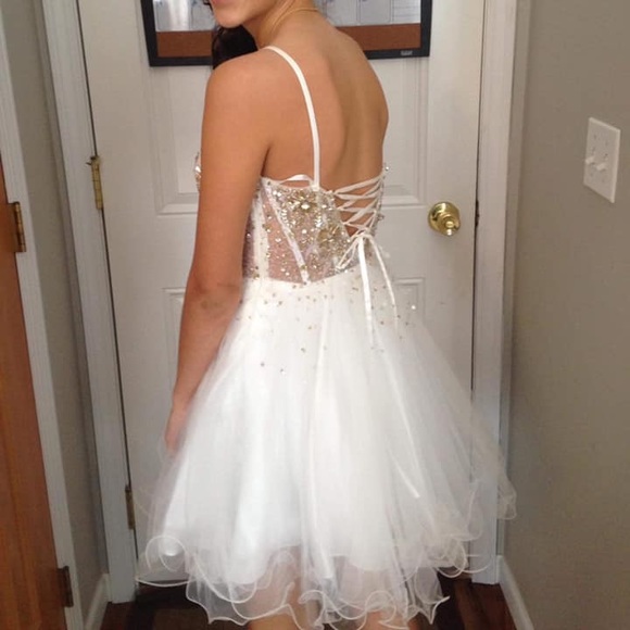 Homecoming/ Mid winter dress - Picture 2 of 2